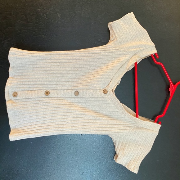 Cream colored Off the Shoulder Blouse - Picture 3 of 3